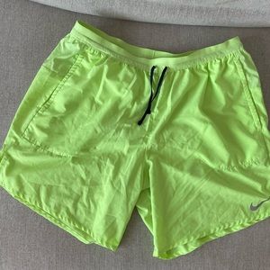 Nike Stride Men's Dri-FIT 7" lined Running Shorts